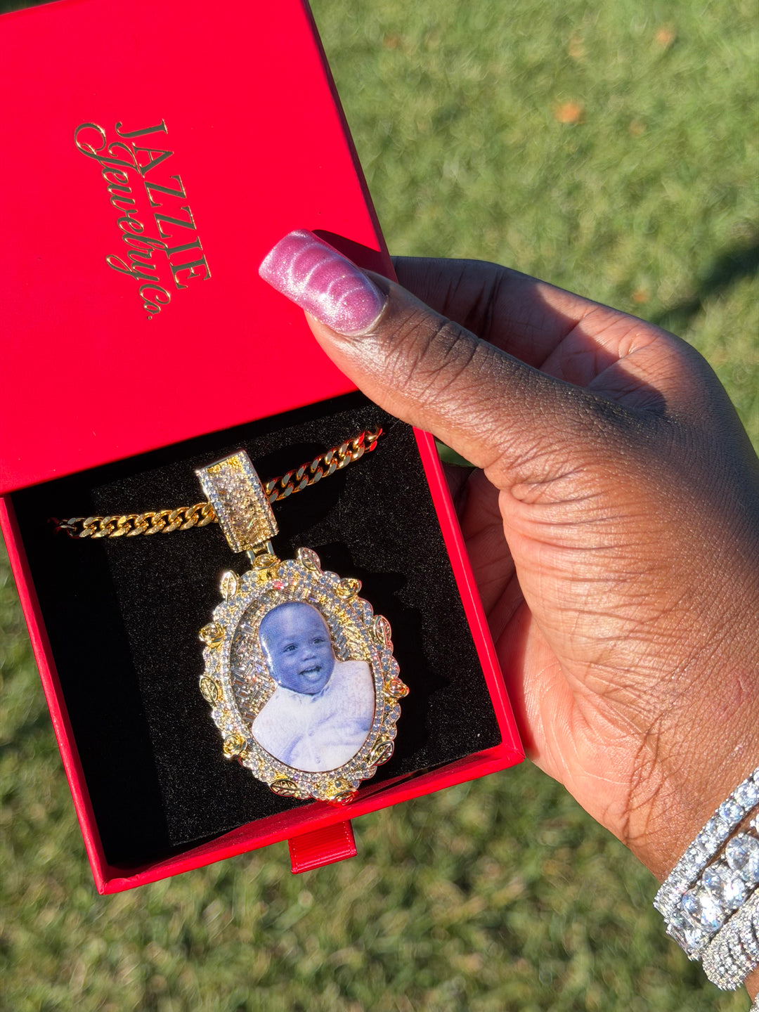 Iconic Oval Photo Necklace