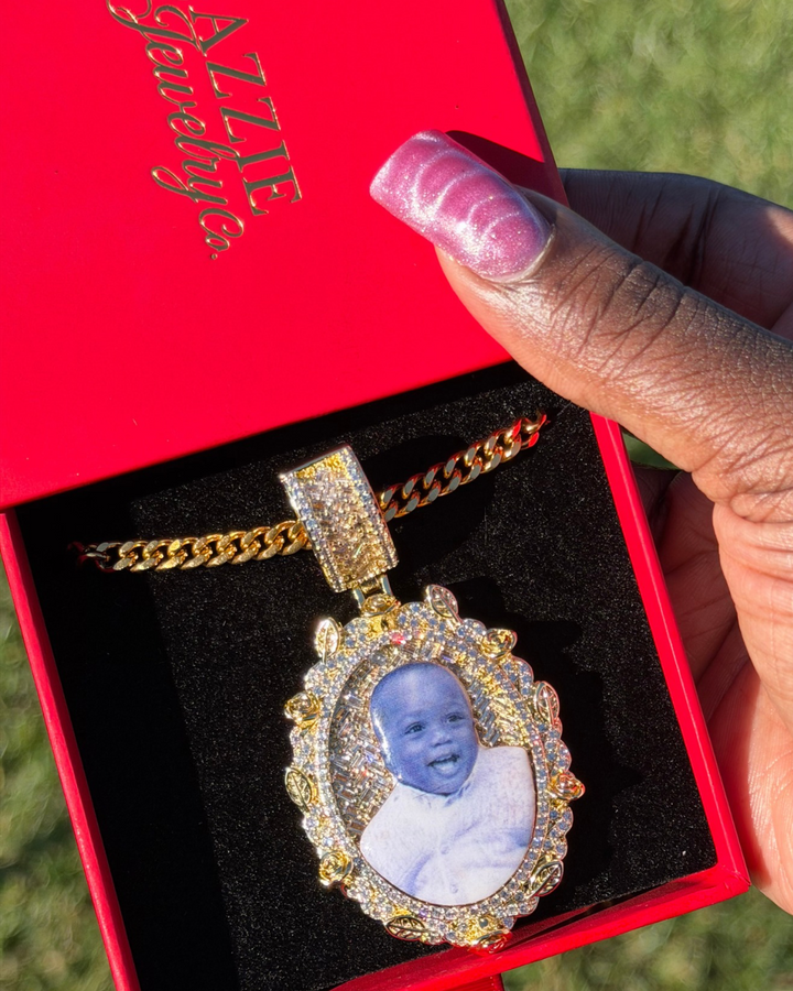 Iconic Oval Photo Necklace