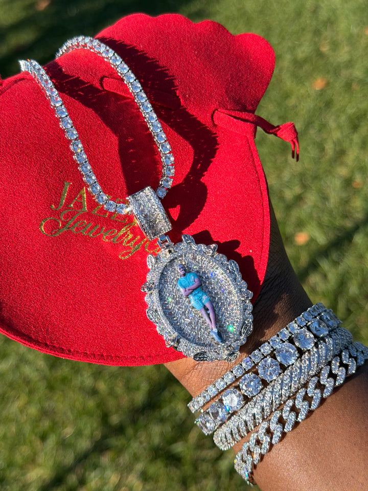 Iconic Oval Photo Necklace