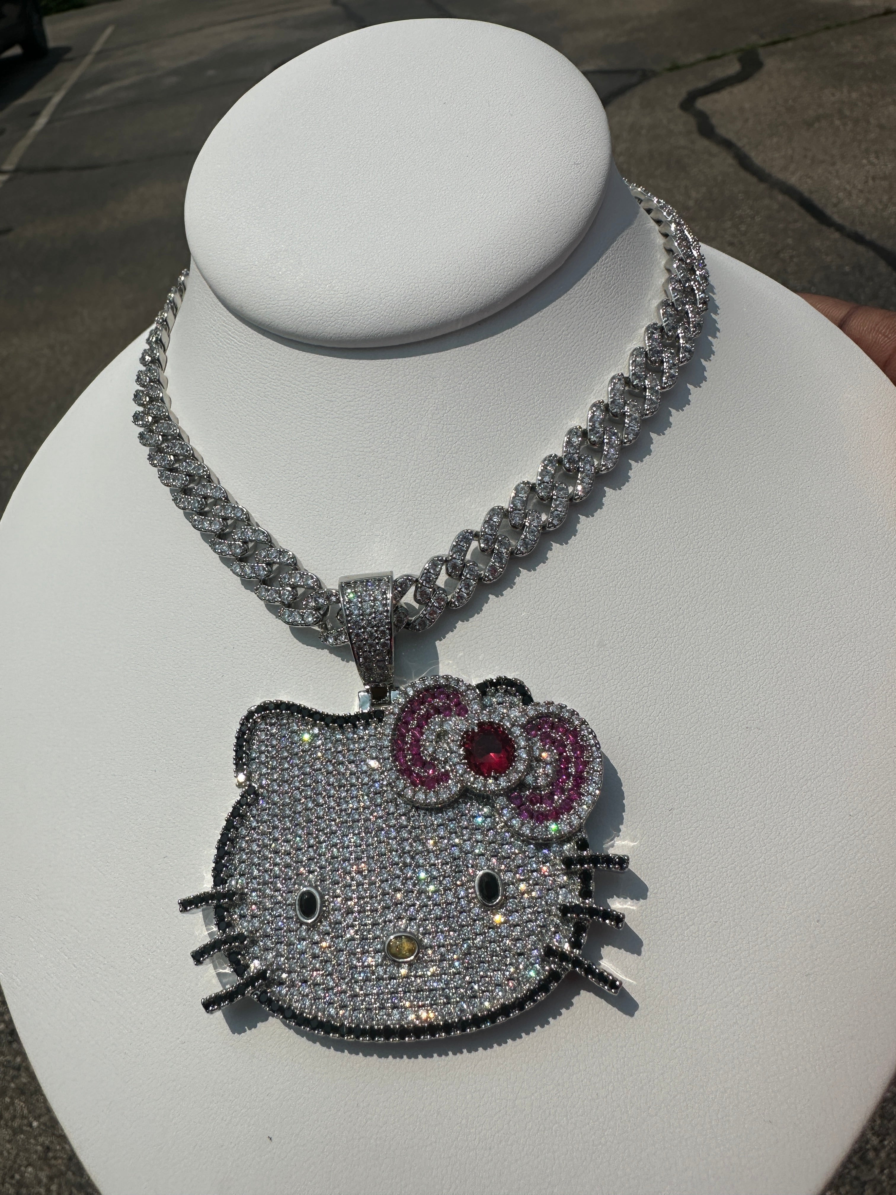 Hello Kitty Die-Cut Rhinestone Necklace: Pretty | Hello kitty jewelry, Hello  kitty items, Hello kitty accessories