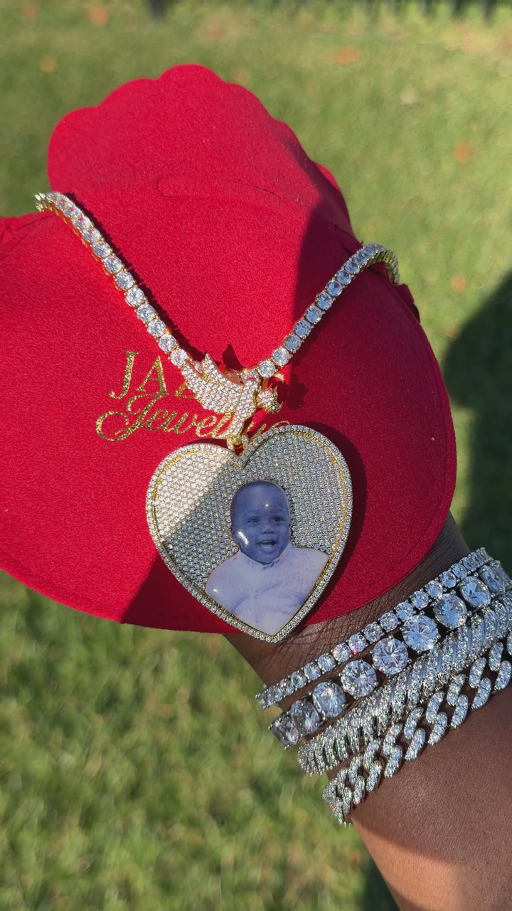 Iconic Heart Photo Necklace