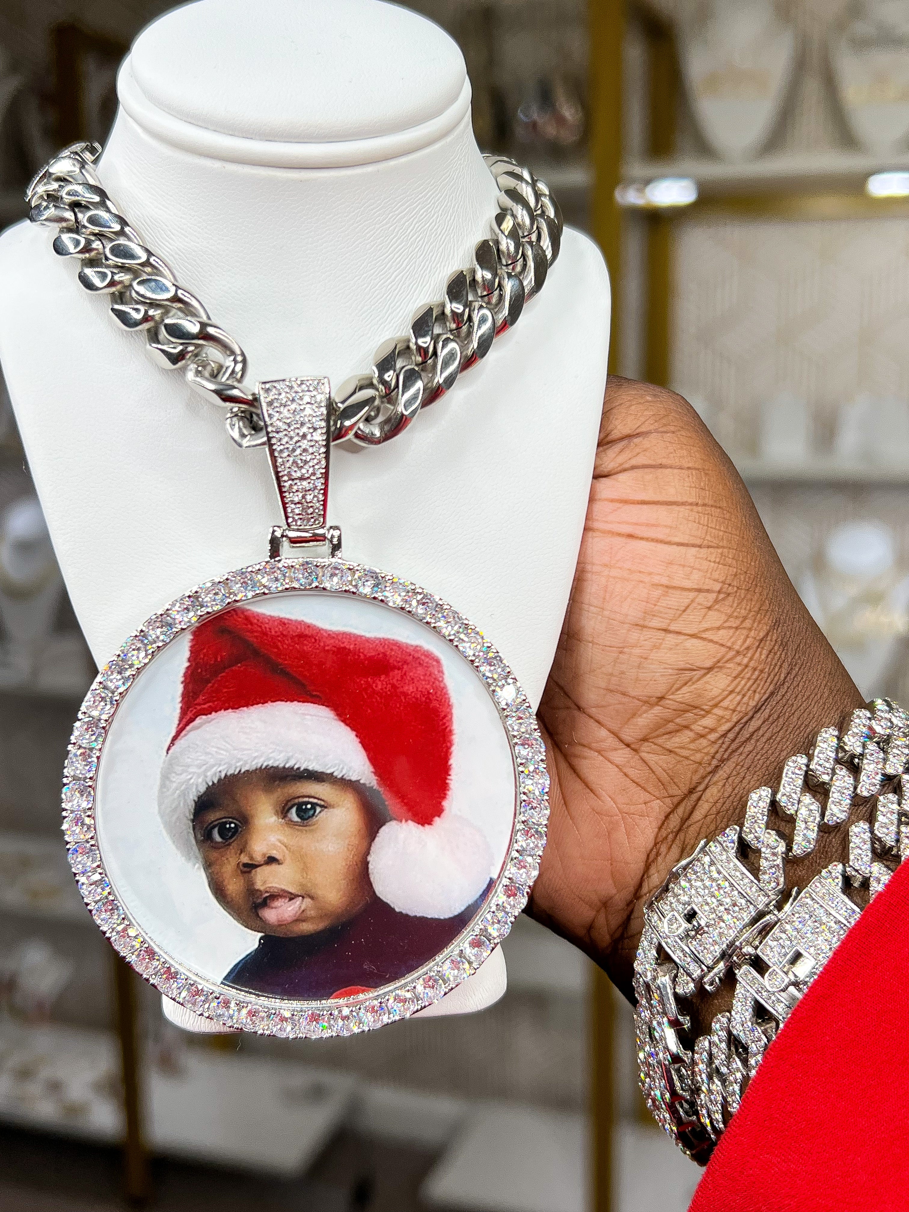 Circle photo necklace discount
